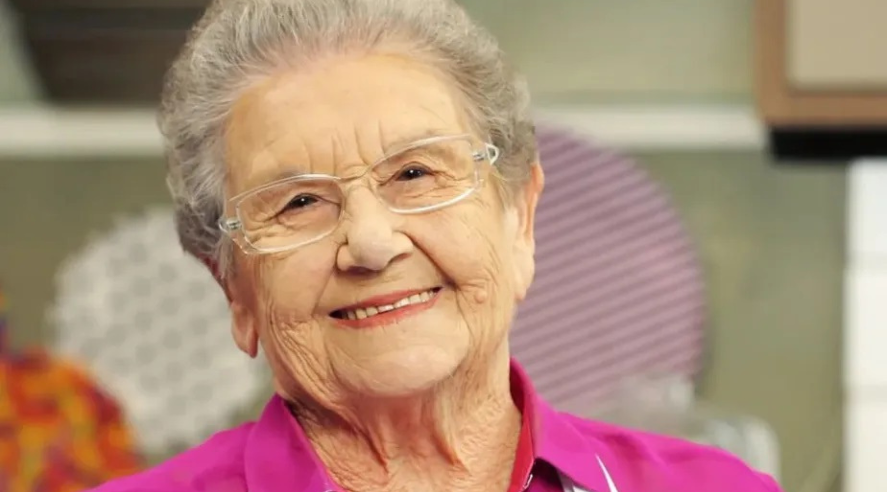 Morre Palmirinha Onofre, cozinheira e apresentadora ícone da TV, aos 91 anos