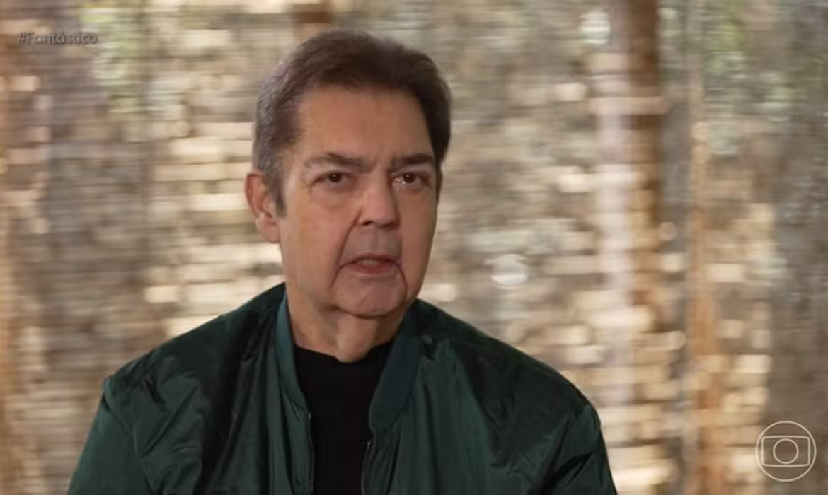 Faustão recebe alta hospitalar após três meses internado