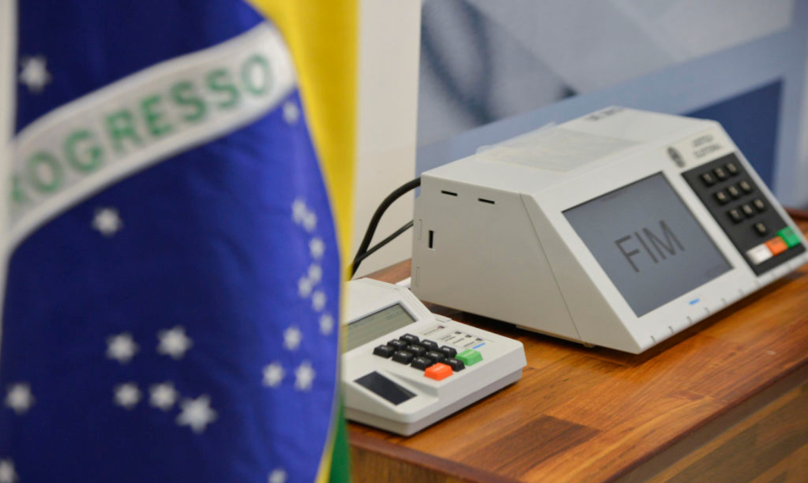 Senado deve votar Código Eleitoral com voto impresso na próxima semana