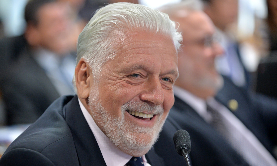 Alcolumbre foi a Lula defender Pacheco no STF, diz líder do governo